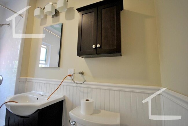 Photo - Large 4 bed in Oak Square