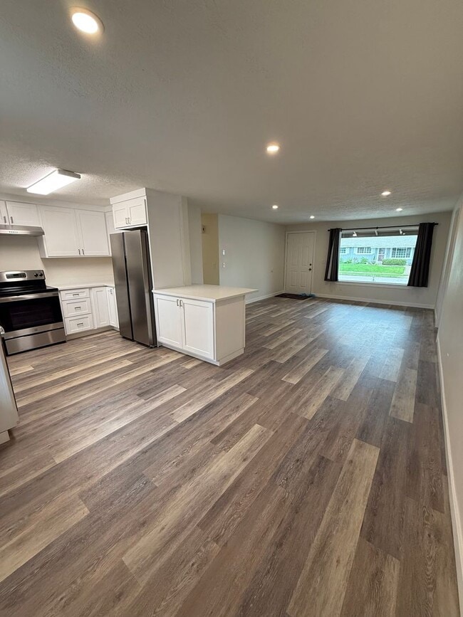 Photo - *REDUCED RENT* Beautifully Remodeled 4-Bedroom Home Backing to Park – Desirable Keizer Neighborhood