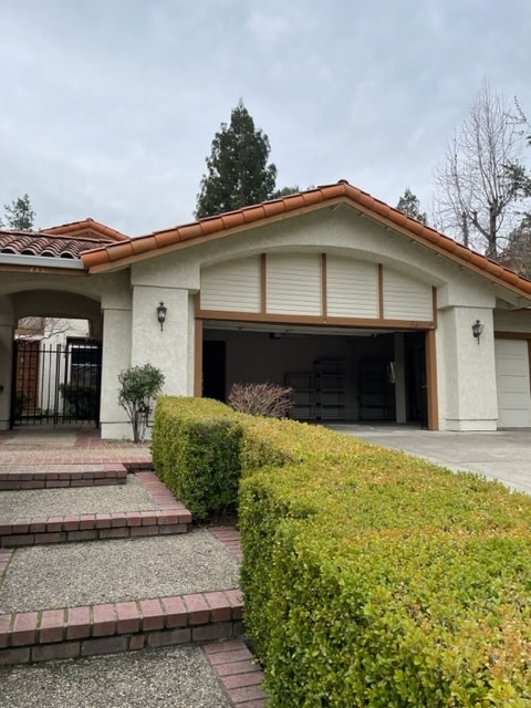 Photo - 335 Live Oak Dr