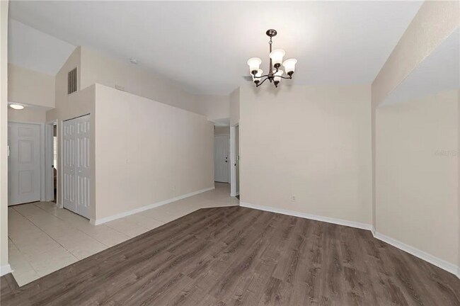 Photo - 1401 Hedgewood Cir