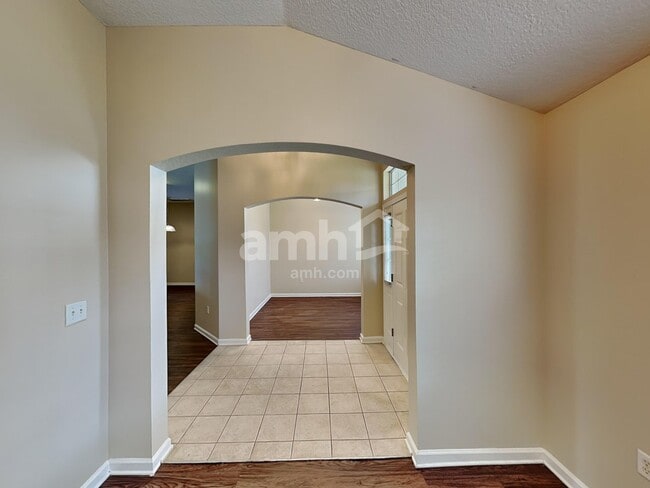 Photo - 10120 Lancashire Dr