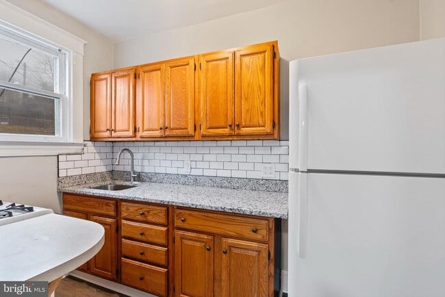 Photo - 639 Plymouth Rd Unit A1