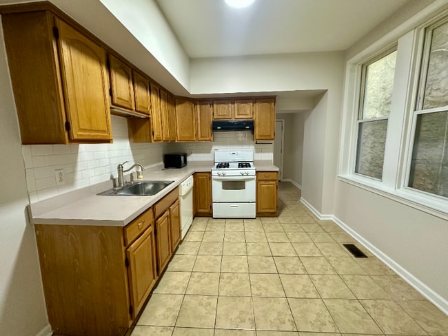 Photo - 2938 Belgrade St