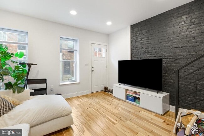 Photo - 2322 Wilder St