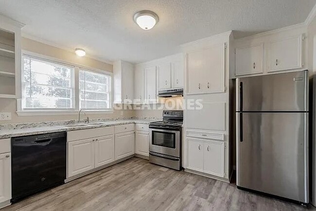 Photo - 2114 Morninglo Ln