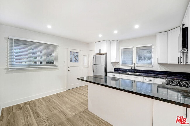 Photo - 316 Crane Blvd