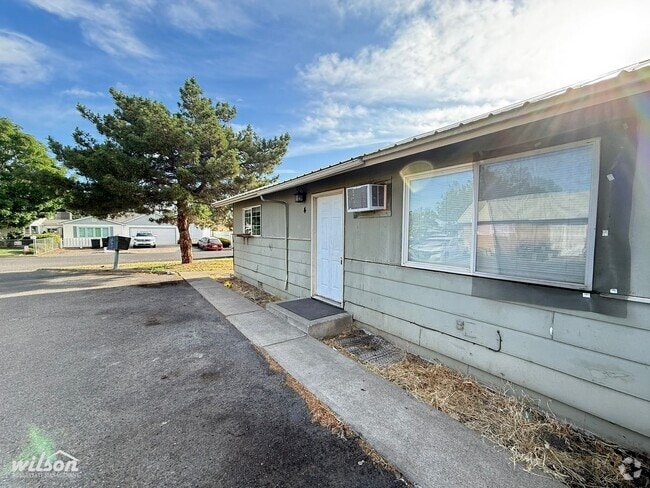 Building Photo - 306 W Pierce St Unit 4 Rental