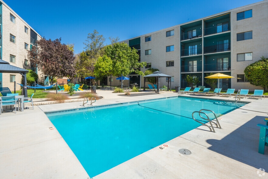 Glo Luxury Apartments for rent Albuquerque NE Heights