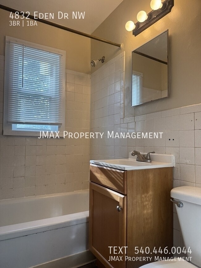 Photo - 4832 Eden Dr NW