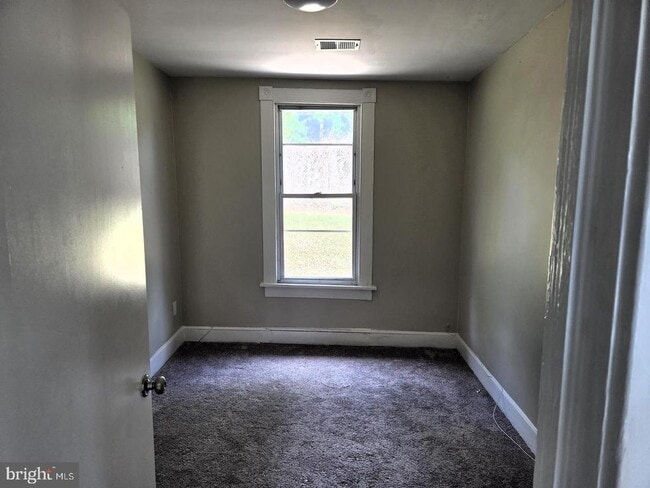 Photo - 208 68th Pl