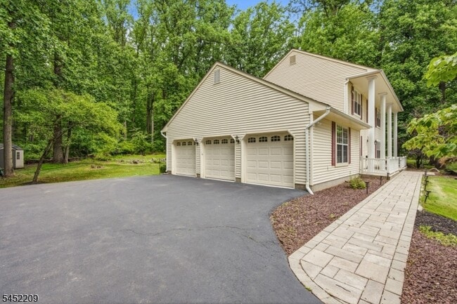Photo - 9 Stirrup Way