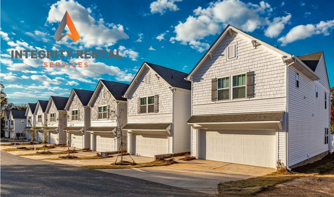 Building Photo - 3BD Townhome Convenient to Hwy 74/ Minutes to Bypass - MOVE IN READY