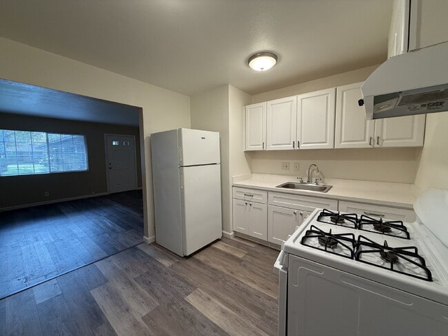 Photo - Cozy 1 bed 1 bath apartment Unit 4