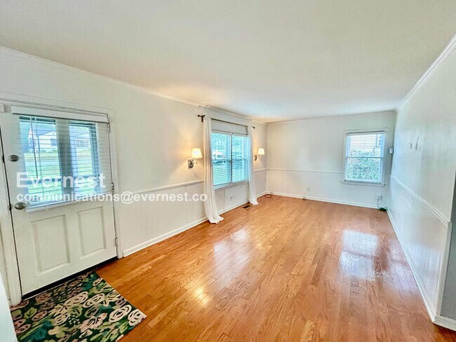 Photo - 1807 Dresden Dr NE