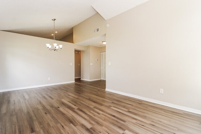 Photo - 12832 Dunhill Dr