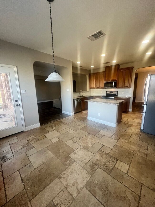 Photo - Rare Huge 5 Bedroom Off Crystal Falls