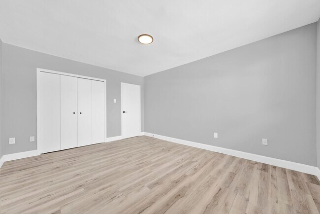 Photo - 535 The East Mall