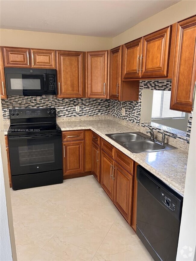 Building Photo - 7941 Southgate Blvd Unit A7 Rental
