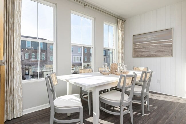 Photo - 2861 Beacon Cove