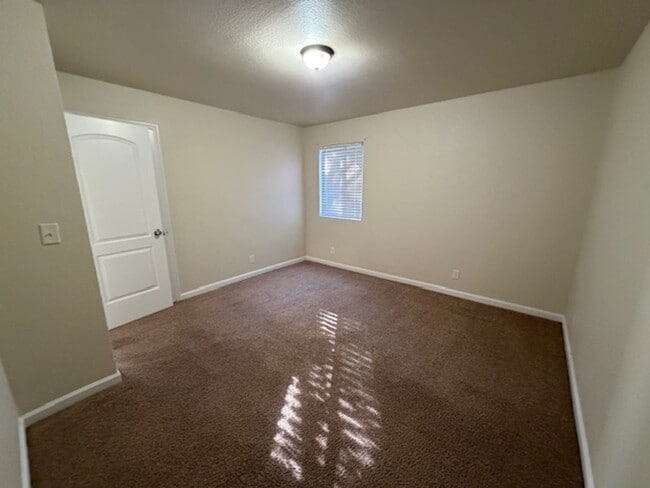 Photo - New Paint AND a Yard with a picket fence!