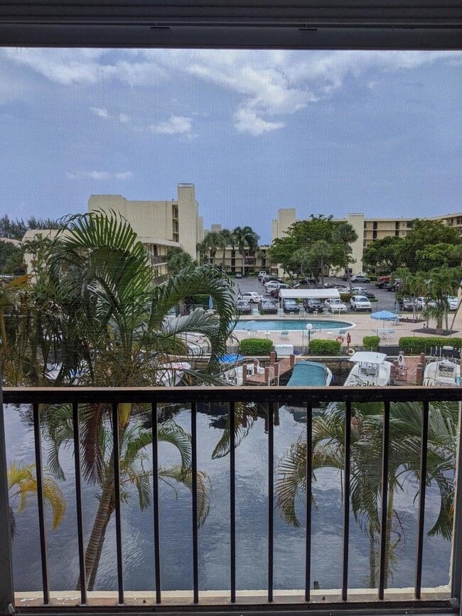 Photo - 4 Royal Palm Way Unit 3040