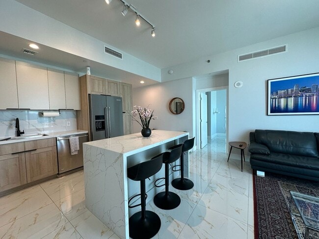 Building Photo - 950 Brickell Bay Dr Rental