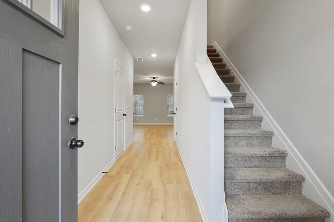 Photo - 305 Skipjack Ct