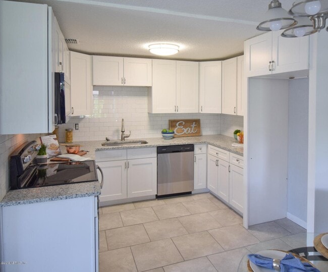 Photo - 1354 Stimson St