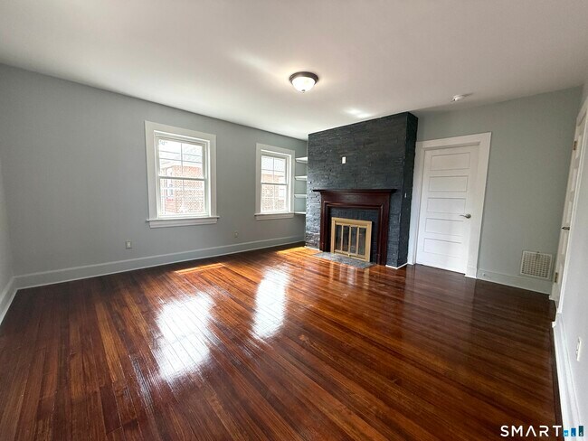 Photo - 32 Hadley St