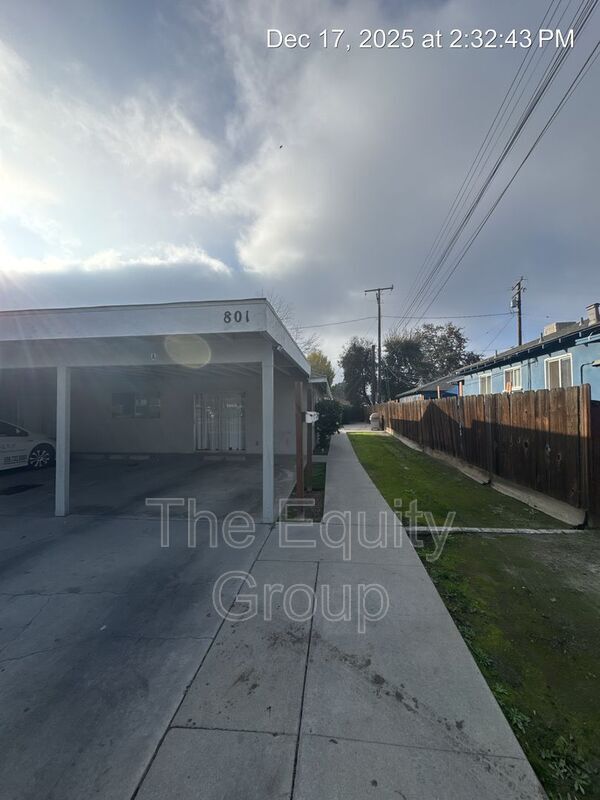 Building Photo - 801 S Conyer St Unit C