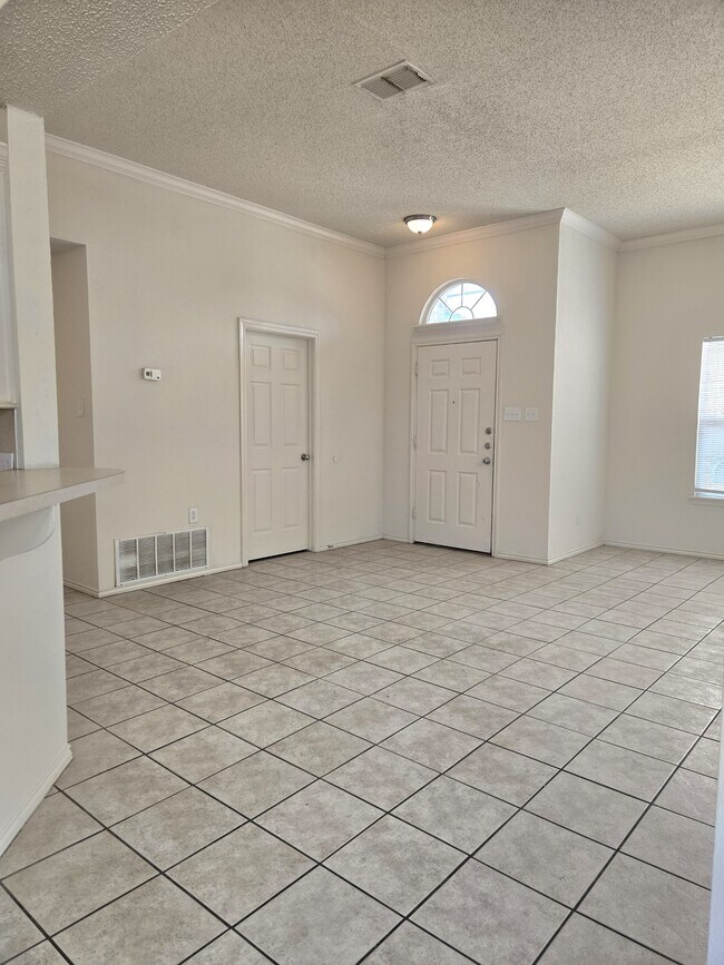 Photo - 5121 Albany Ave