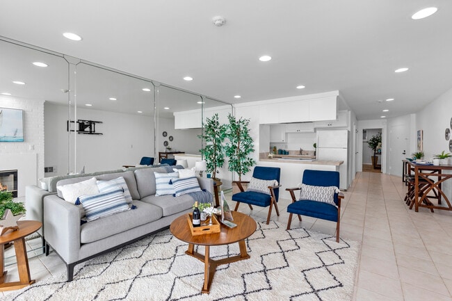 Photo - 615 Esplanade Unidad 105