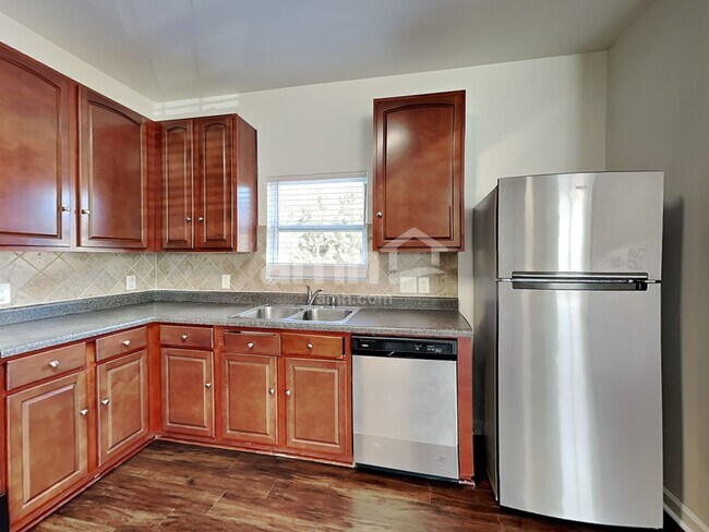 Photo - 1018 Skillbeck Rd