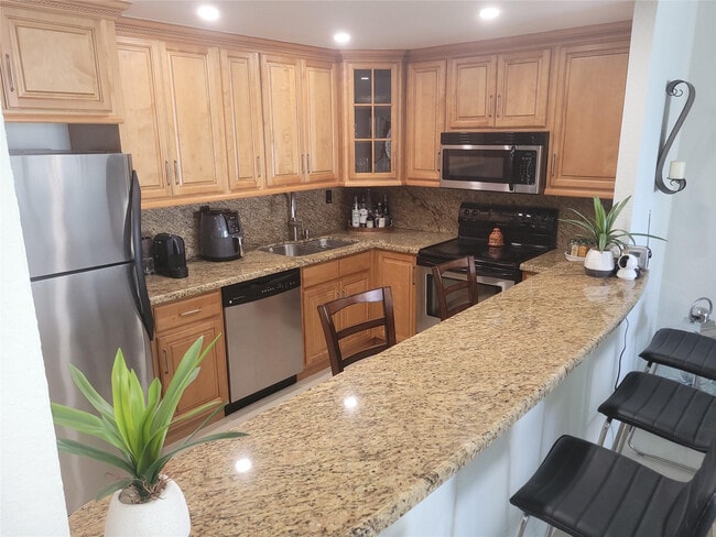 Photo - 19370 Collins Ave Unit 809