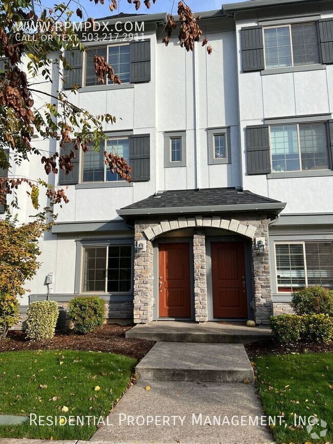 Building Photo - South Cooper Mountain Townhome in the West...