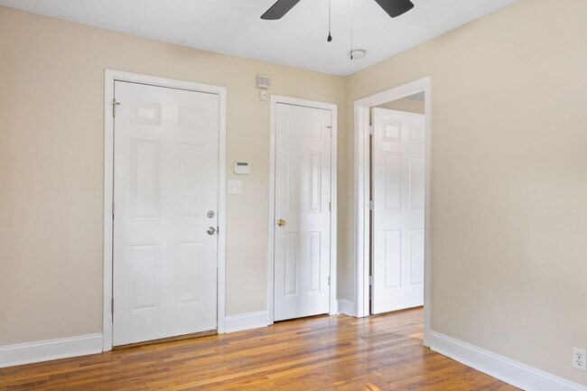 Photo - 308 Gill St Unidad 308 Gill Street, Apt. B