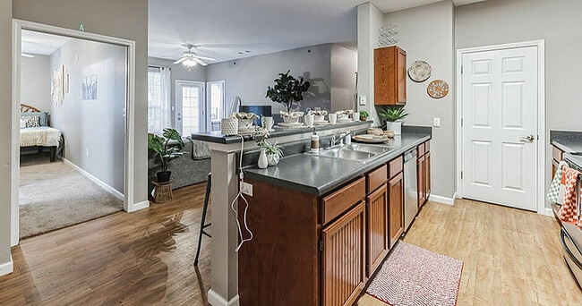 Kitchen-02-Fitness-Center-01-Hill-Place-Fayetteville-AR - Hill Place