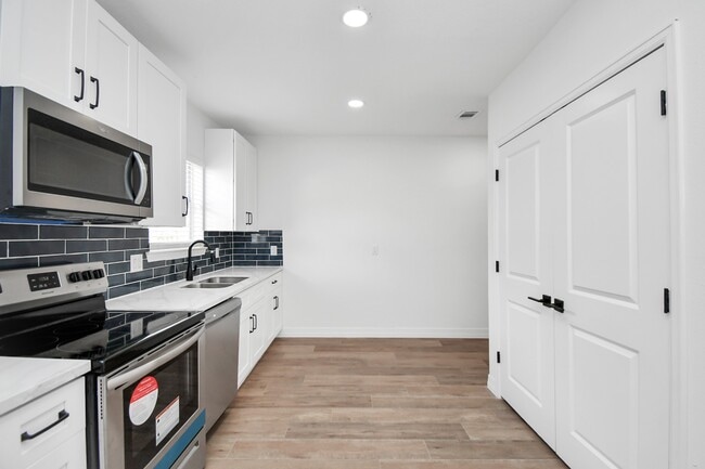 Building Photo - 2812 Truxillo St Unit B