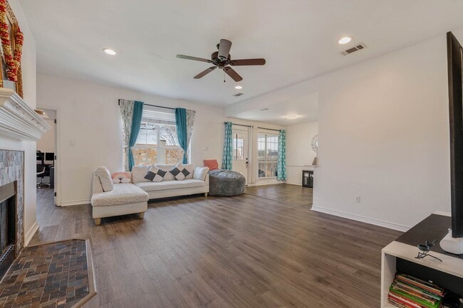 Photo - Beautiful 3/2 House in Edelweiss Estates! ...