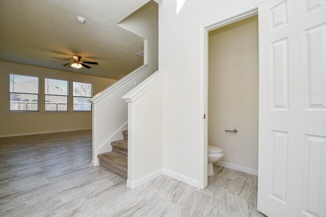 5607 Stonecloud Ln