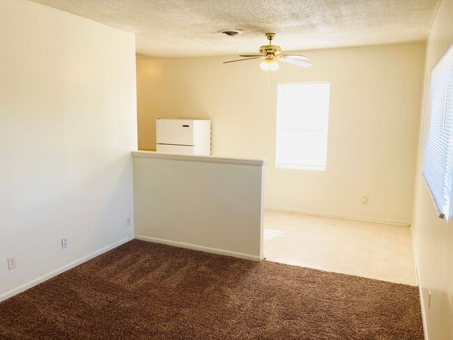 Photo - Cute and Cozy, Close to Fort Riley!