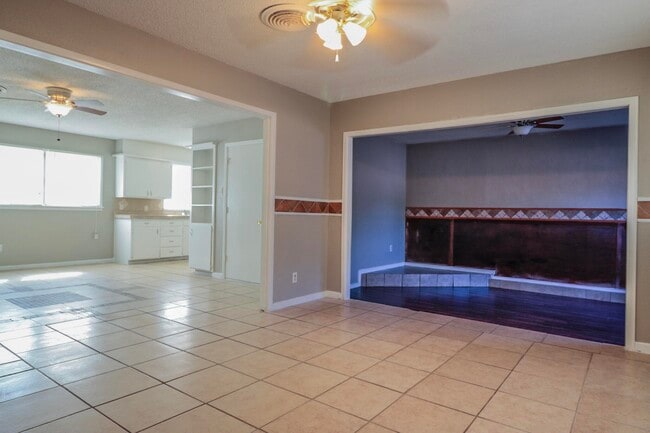 Photo - 2005 43rd St