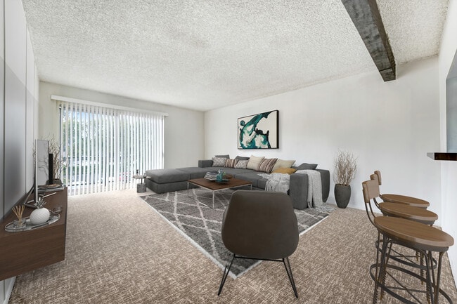 Photo - 5460 White Oak Ave Unidad G213