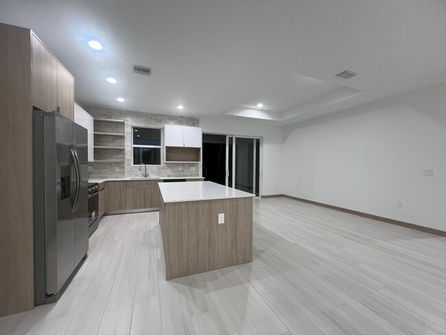 Photo - 4135 Watson Ave