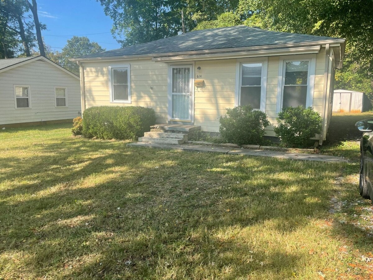 2 Bedroom Home For Rent Near APSU! - 2 Bedroom Home For Rent Near APSU!