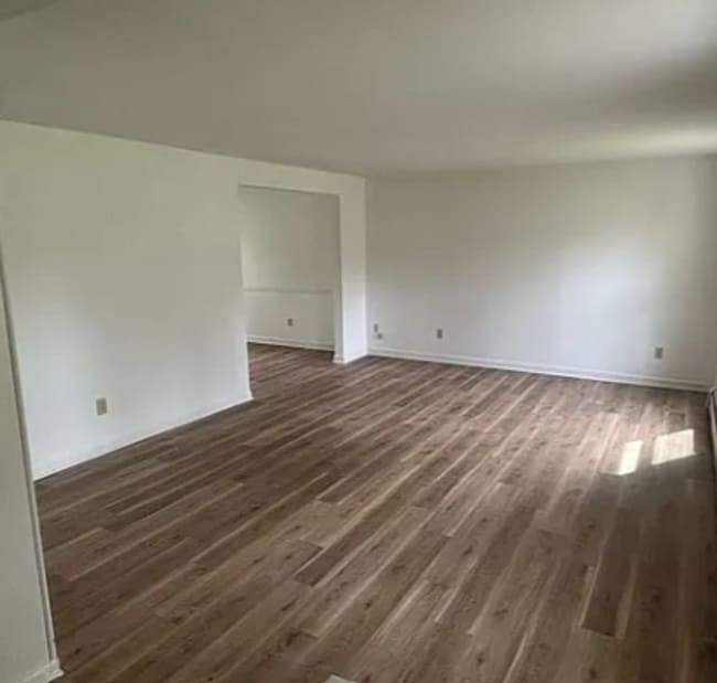 Photo - Four Bedroom Available for Immediate Move in!!