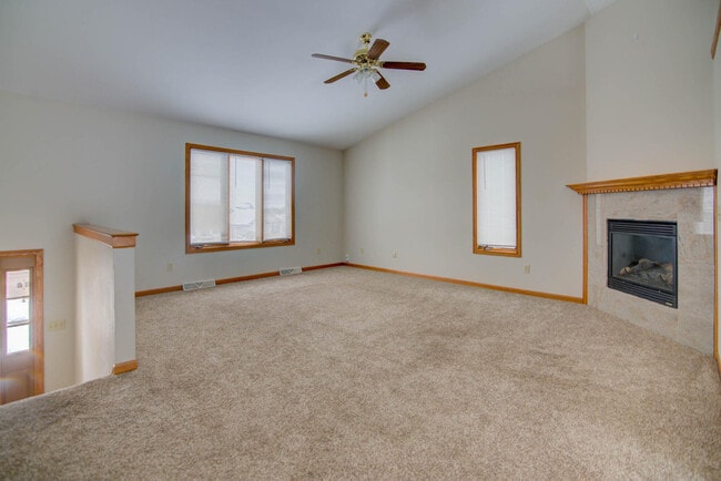 Photo - 927 W Monroe Ave