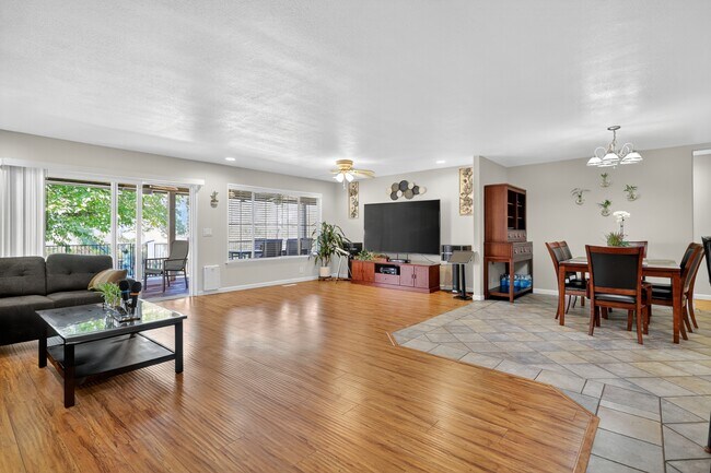 Photo - 4790 Discovery Point