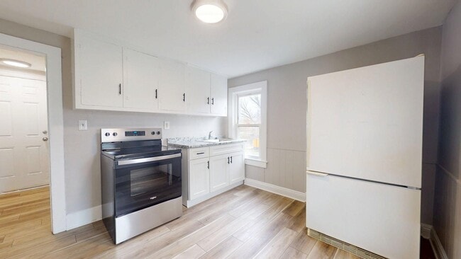 Photo - 1031 W.9th St. Unit 1031 W9th - Up