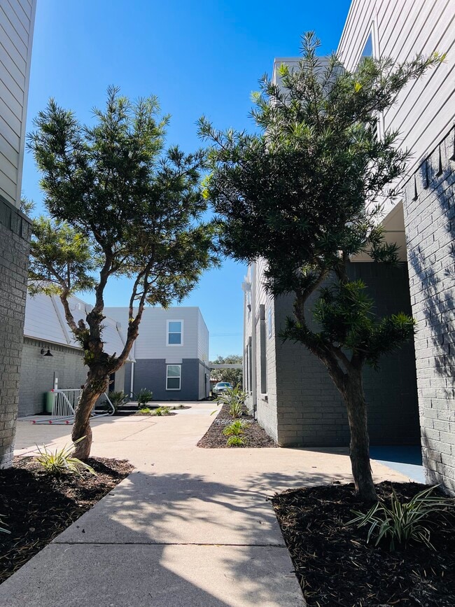 Photo - Oak Harbor Apartments